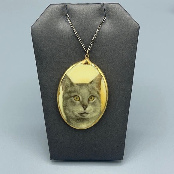 Trashy Diva Jewelry - Kitty Cameo Necklace